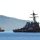 Marine-Kriegsschiff am Morgen immer noch vor Anker