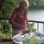 Marianne beim Batik-Kurs