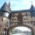 Torbogen der Moselbrücke