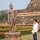 Tempel mit 'schreitender Buddha-Figur'