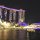 das Marina Bay Sands-Hotel und das Start-/Ziel-Gelände werden in Farben getaucht