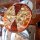 zum Lunch teilen wir unseine Pizza