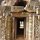 Sandstein-Ornamente an den Tor-Umfassungen