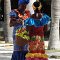 Habana Vieja <br />Trachten-Frauen im 'Parque Central'