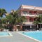 Playa Rancho Luna bei Cienfuegos <br />Hotel Faro Luna mit Swimmingpool