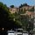 nun geht es bergab: unter der Alcazaba-Burg durch