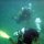 Marianne folgt Tauch-Guide Alex ins abendliche Unterwasser