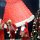 im Flughafen immer noch Weihnachts-Dekoration