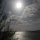 der Mond erhellt das Meer vor unserem Bungalow