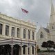 altes Haus aus der Kolonialzeit und Kirche in Oamaru<br />					