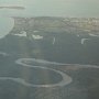 nach dem Start von Nadi-Airport sieht man auf die Insel Denarau mit der Marina<br />					