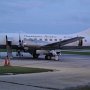 Convair-Maschine auf dem Flugfeld<br />					