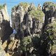 Felsformationen bei Pnakaiki, dem Besucherzentrum des Nationalparks