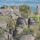 Pancake Rocks ( Pfannkuchen-Felsen ) sind die grosse Attraktion mit ihren horizontal geschichteten Platten