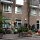 auch eine EG-Wohnung an der Strasse kann gemütlich sein ; wir beginnen die 2. Bustour